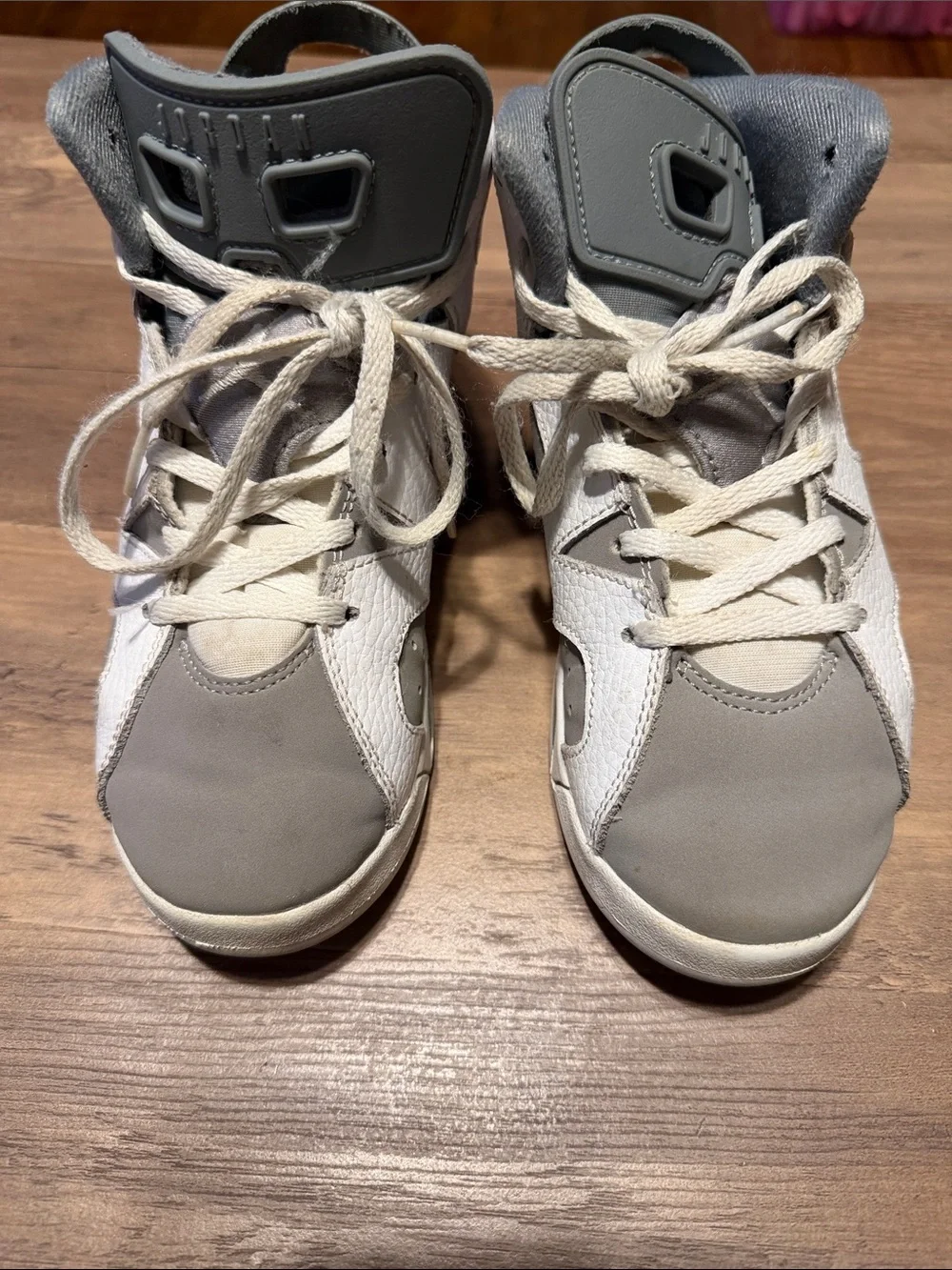 Jordan 6 Retro Youth White / Gray Basketball Sneakers